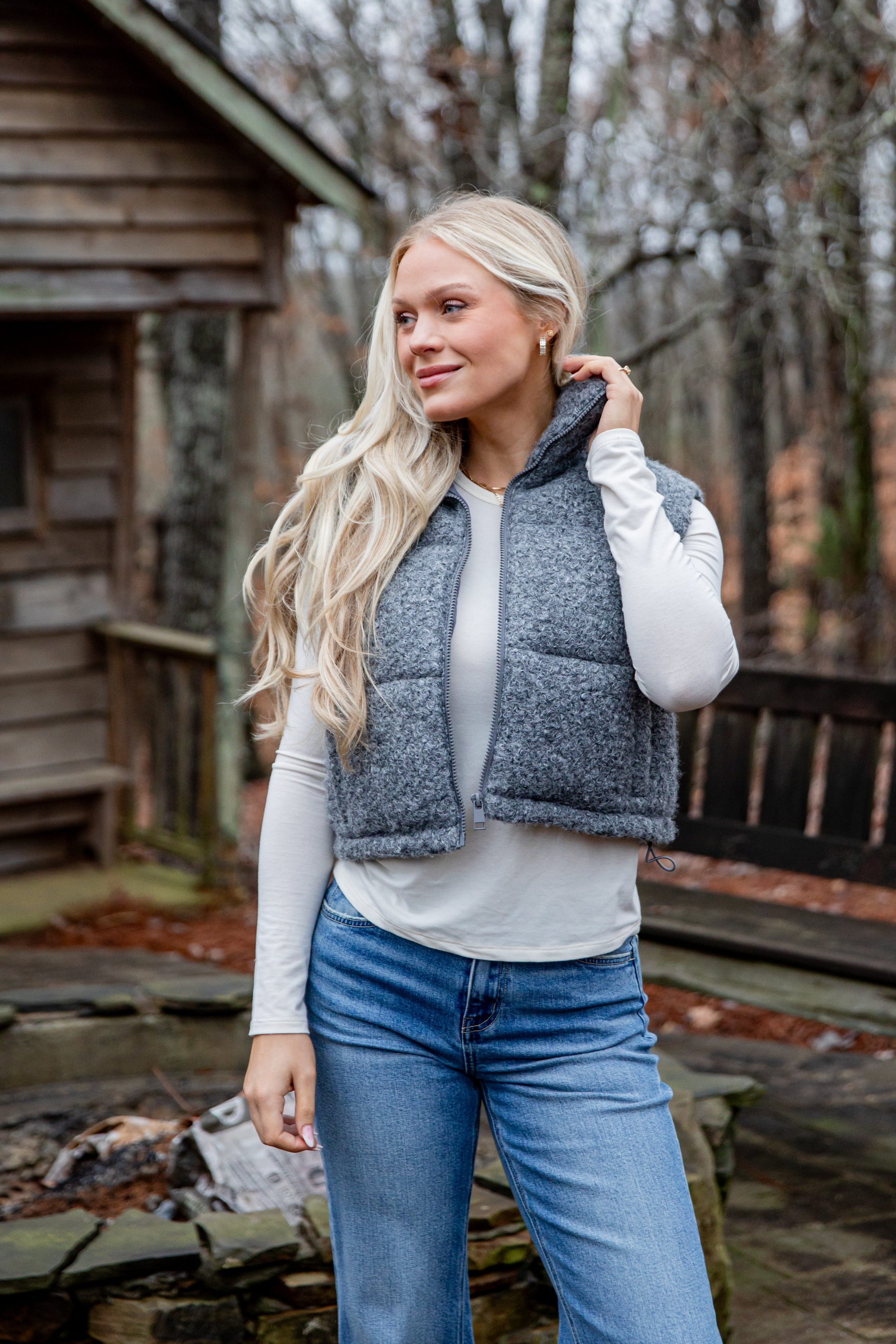 shopdressup_grey_puffer_vest-8_9118e024-7793-41a8-bf85-0327f196993a.jpg