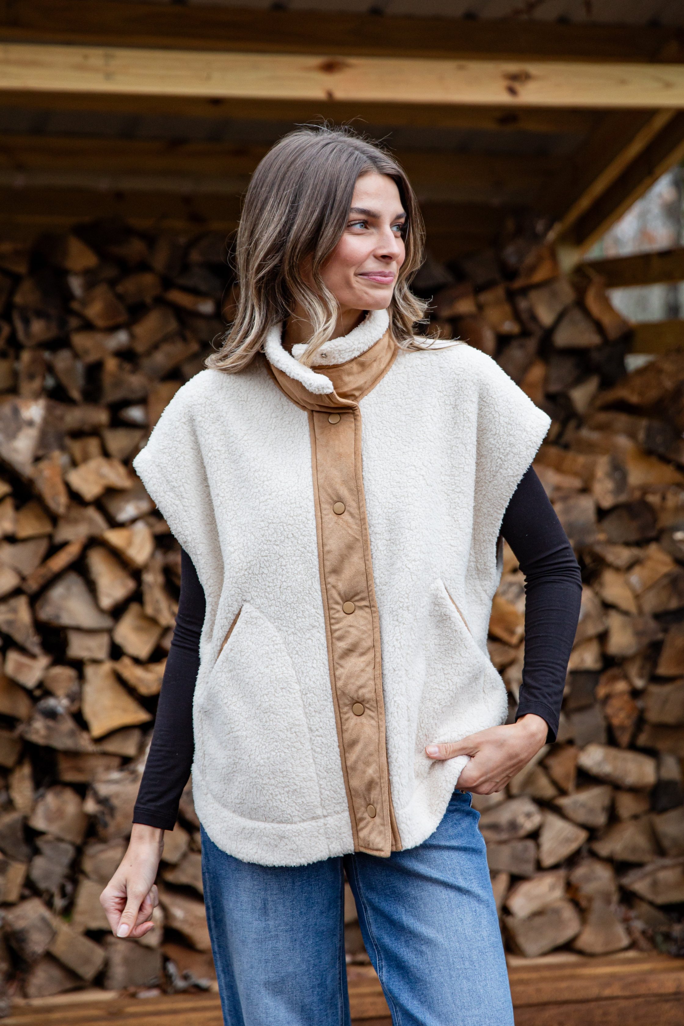 shopdressup_ivory_sherpa_vest-5_29450bcc-822f-4b53-9709-fcd9872b5e96.jpg