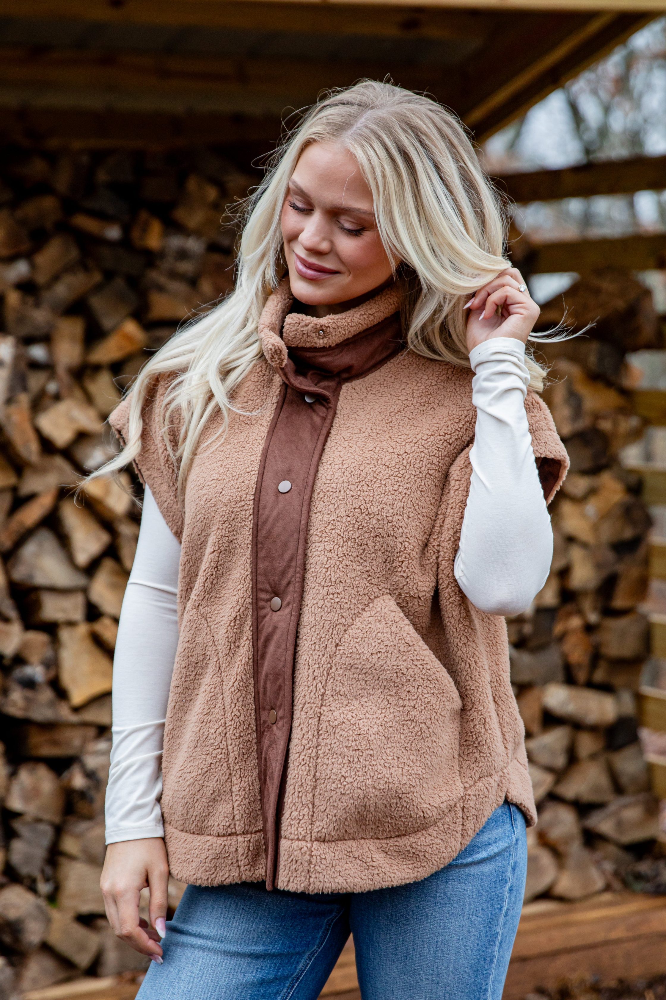 shopdressup_taupe_sherpa_vest-4_6cc478e9-a80c-4b7e-b935-1eb725aefb67.jpg