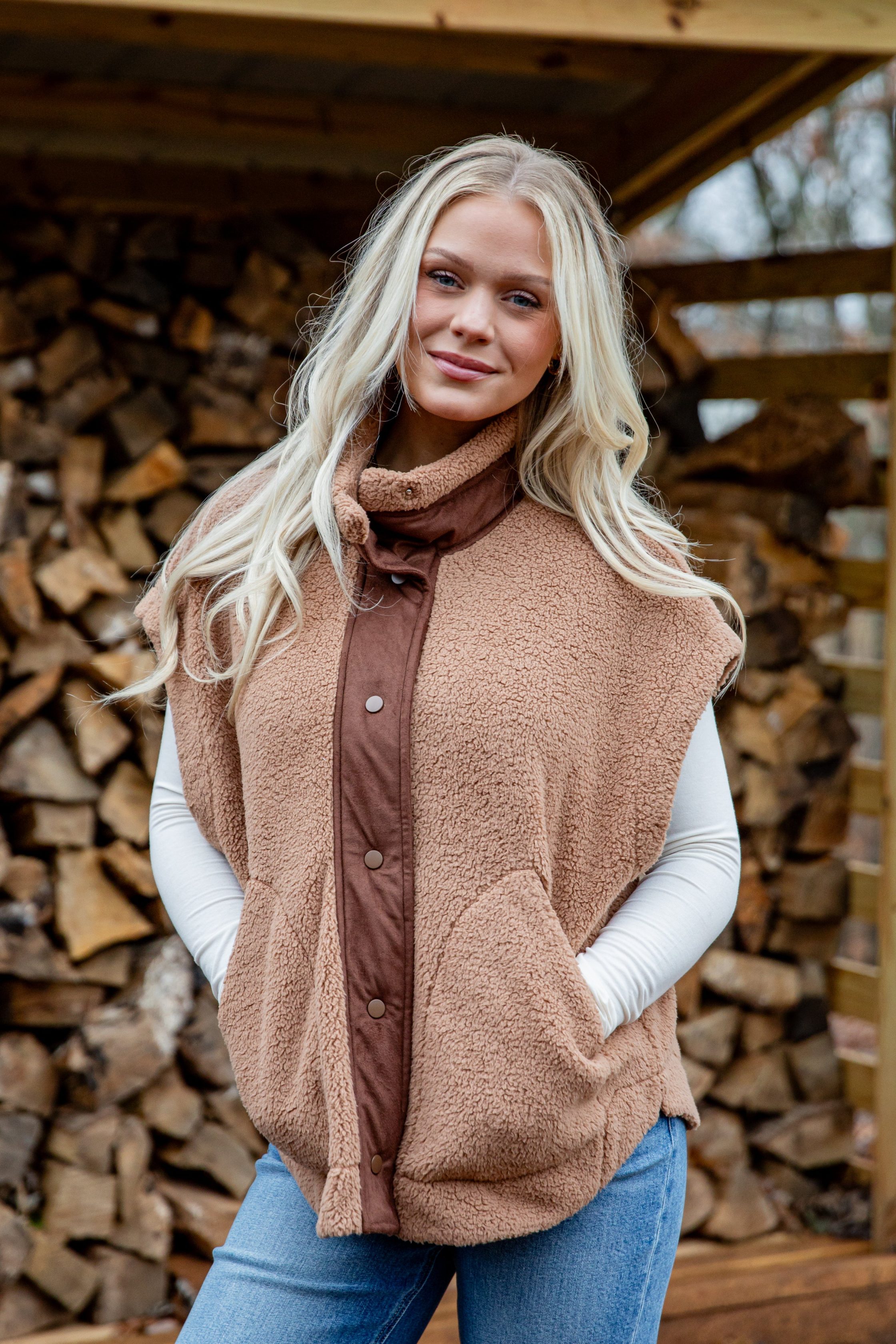 shopdressup_taupe_sherpa_vest-5_cf48767f-3550-45fe-b1ba-b3be38f974fa.jpg